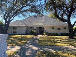 10181 Regent Row St, Fort Worth, TX 76126