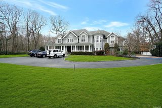 224 Muttontown Rd, Syosset, NY 11791