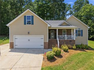 140 Laurel Ridge Ct, Reidsville, NC 27320