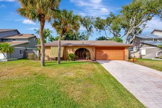1122 Rainwood Circle, Palm Beach Gardens, FL 33410