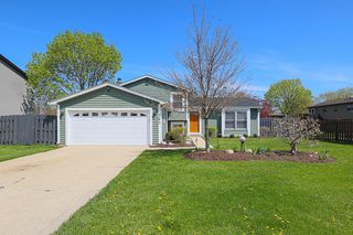 367 Teal Rd, Lindenhurst, IL 60046