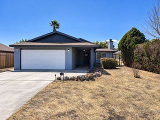 625 Lakeview Ct, Ridgecrest, CA 93555