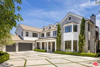 22 Oakmont Dr, Los Angeles, CA 90049