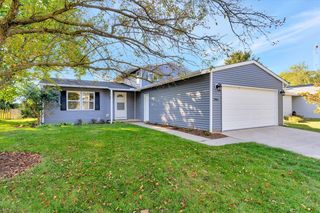 2901 S  Myra Ridge Dr, Urbana, IL 61802