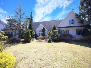 9 Shadow Ridge Run, Wayne, NJ 07470