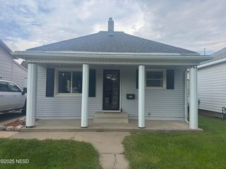 605 1st Ave NE, Watertown, SD 57201