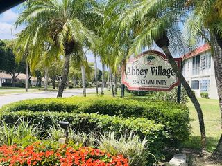 18 Willowbrook Lane #108, Delray Beach, FL 33446