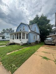 206 Allen St #2, Waterloo, IA 50701