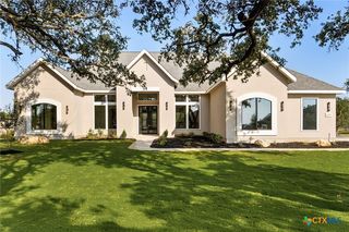 611 Parkview Pl, Canyon Lake, TX 78133
