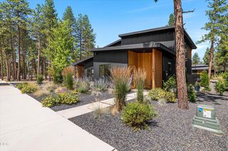 544 Sisters Park Dr, Sisters, OR 97759