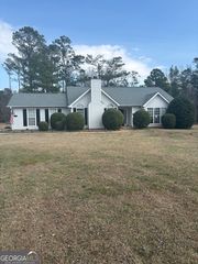 219 Ferguson Ave, Locust Grove, GA 30248