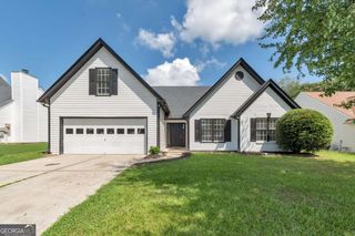 2197 Oakland Walk Dr, Lawrenceville, GA 30044