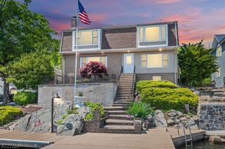305 Squaw Trl, Andover, NJ 07821