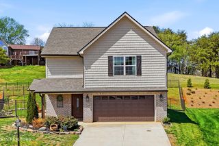 2327 Torrey Pines Dr, Maryville, TN 37801