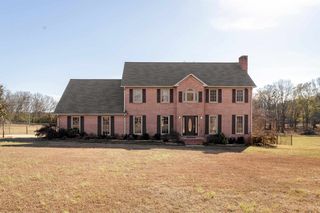 60 Dowdy Ln, Florence, AL 35633