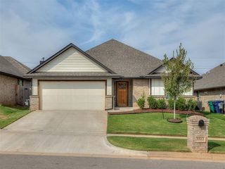 5513 Malpaso Creek Dr, Mustang, OK 73064