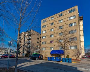 314 Lathrop Ave #207, Forest Park, IL 60130