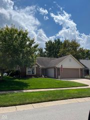6423 Franklin Ct, Fishers, IN 46038