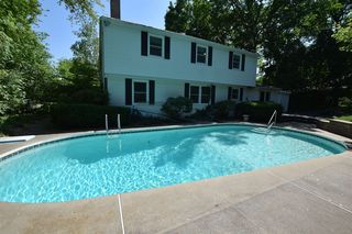 3081 Pine Ridge Ct, Green Bay, WI 54311