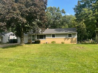 8605 Newhouse St, Portage, MI 49024