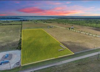 21869 Sunrise Bay Dr, Pt Lavaca, TX 77979