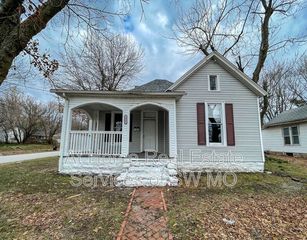 1350 N  Grant Ave, Springfield, MO 65802