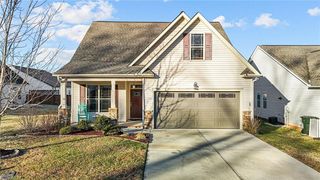 1202 Yellow Wood Dr, Mebane, NC 27302