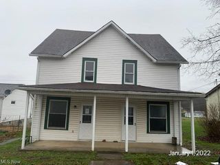 178 East St, Lore City, OH 43755