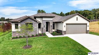 8646 Loveland Estates Ct, Omaha, NE 68124