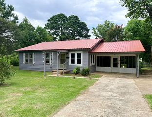 316 Moore St, Springhill, LA 71075
