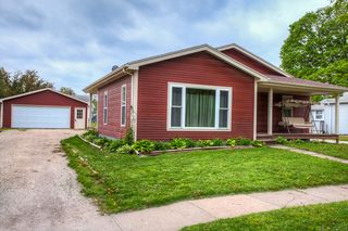 704 E  Jefferson St, Winterset, IA 50273