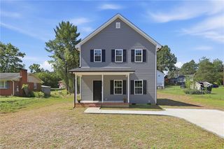 2808 Reynolds Park Rd, Winston Salem, NC 27107