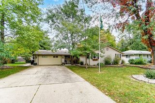 2605 River Park Dr, Fort Wayne, IN 46825