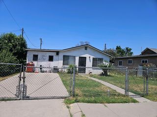 2690 S  Cedar Ave, Fresno, CA 93725