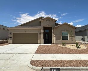 141 Sarah Trl, Santa Teresa, NM 88008