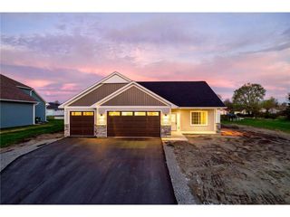 930 E  10th St, Litchfield, MN 55355