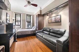231 E  54th St #1D, New York, NY 10022