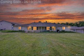 9543 Parkwood Dr #267, Grand Blanc, MI 48439