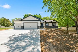 400 Chantilly Ct, Warrenton, MO 63383