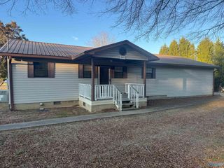 3125 Valley St, Sand Rock, AL 35983
