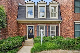 13 Stratford Hall Pl   NE #13, Atlanta, GA 30342