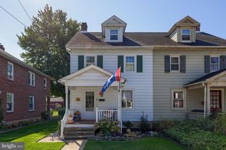 34 E  Market St, Lititz, PA 17543