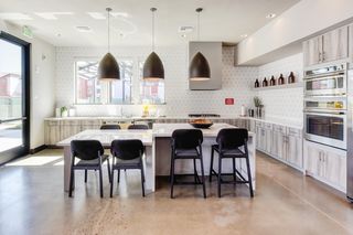 717 W  Atherton Dr #206, Manteca, CA 95337