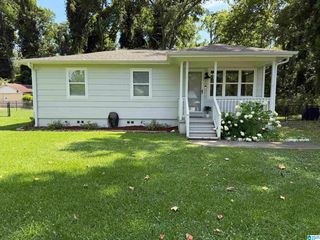 218 Meadowood Ave, Bessemer, AL 35023