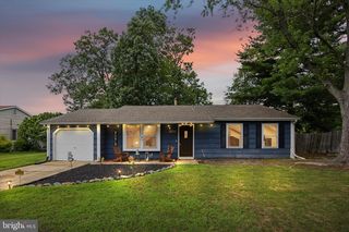 140 Altair Dr, Sewell, NJ 08080