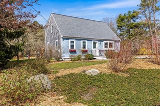 57 Debbies Ln, Barnstable, MA 02630