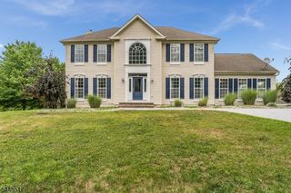 209 Kuhl Rd, Flemington, NJ 08822
