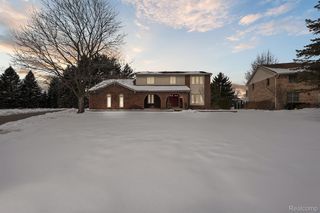 3644 Car Dr, Commerce Township, MI 48382