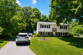 21 Hutchinson Rd, Attleboro, MA 02703