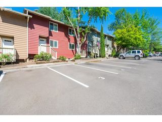 29750 SW Courtside Dr #4, Wilsonville, OR 97070